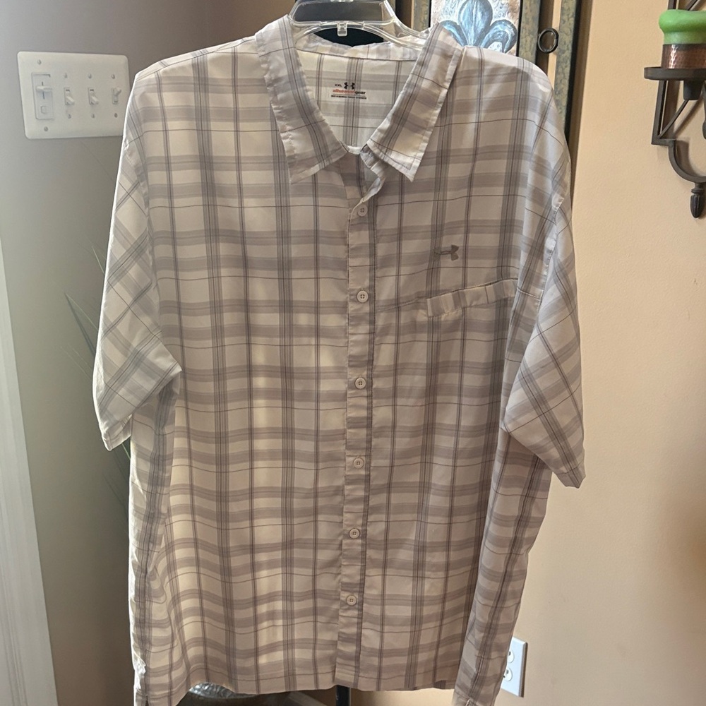 Under Armour Men's Gray Plaid Button-Up Shirt